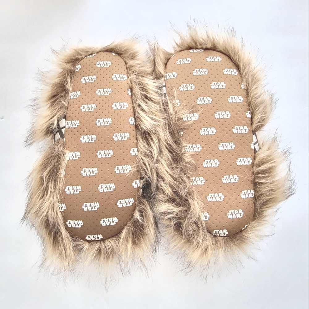 Stars Wars Chewbacca Slippers. Kids, Youth Sz. 4-5 Unisex. New - Picture 2 of 3